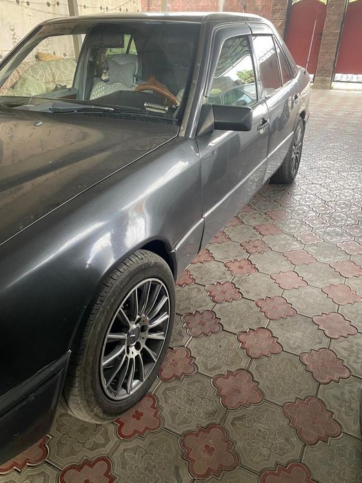 Продам мерседес 124