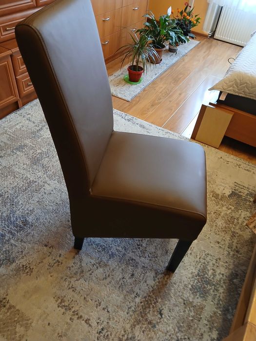 Scaune living culoare maro 4 bucăți  ,două rânduri de huse