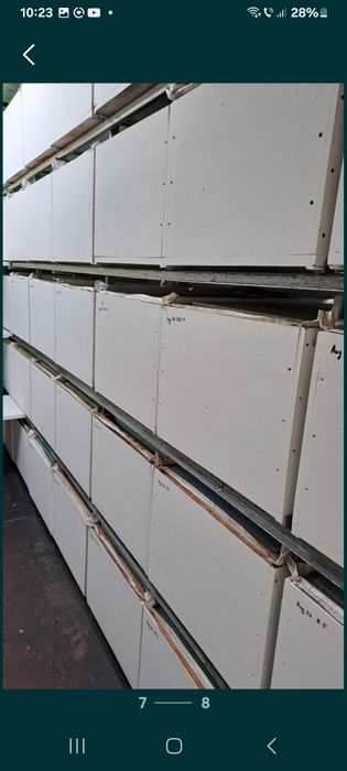 Vand 90 Familii de albine