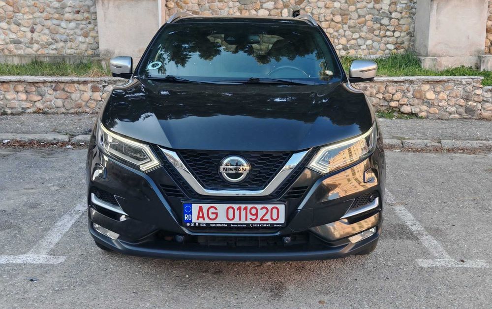 Nissan Qashqai – 1.3 DIG-T Benzina – 160 CP – Cutie automată
