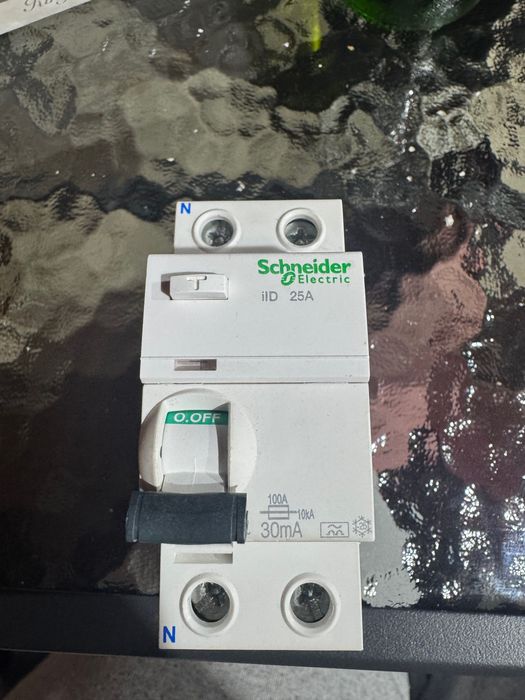 Vând întrerupător diferențial (RCD/RCCB) Schneider Electric iID 25A, 30mA, 2 poli