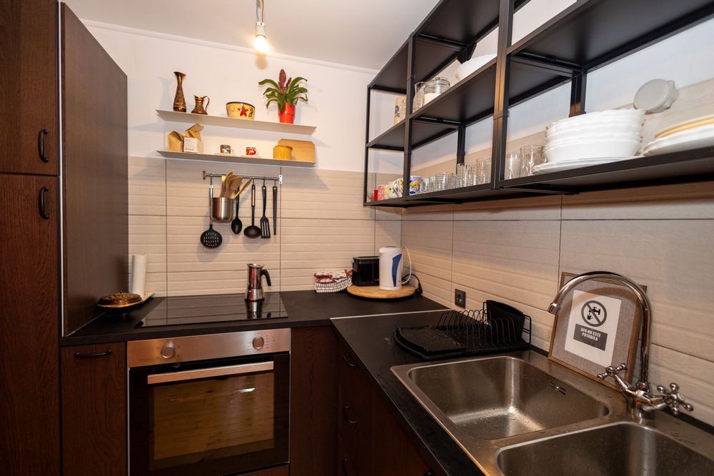 Cabană de inchiriat cu ciubăr și șemineu. Cazare BIHOR Grup/Familie