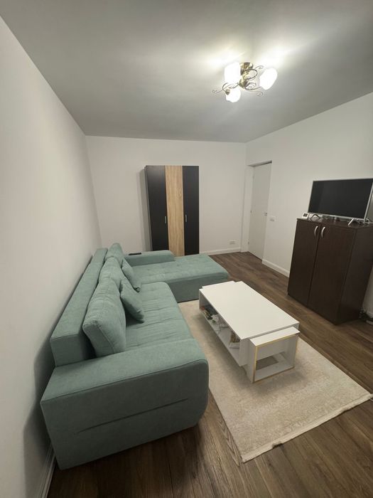 Inchiriez apartament