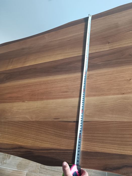 Маса чисто нова       л