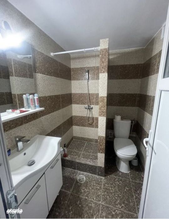 Garsonieră decomandată Craiovita Orizont 3/10 centrala mobilată