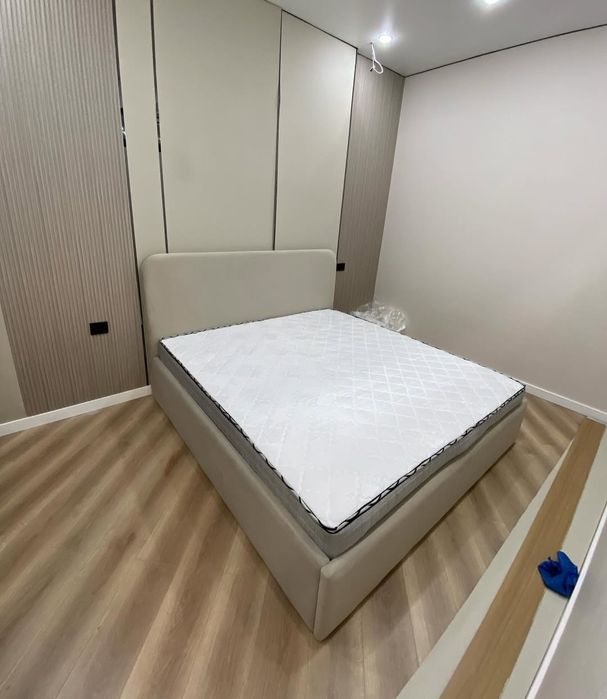 Кровать любого вида.