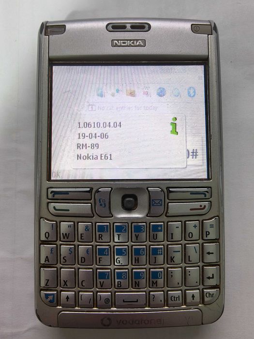 Nokia E61 RM-89, codat Vodafone, made in Finland. Cu încărcător!