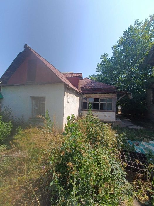 Бўстонлиқ туманида 8 сотих ер сотилади! Срочно келишилади маклерларсиз