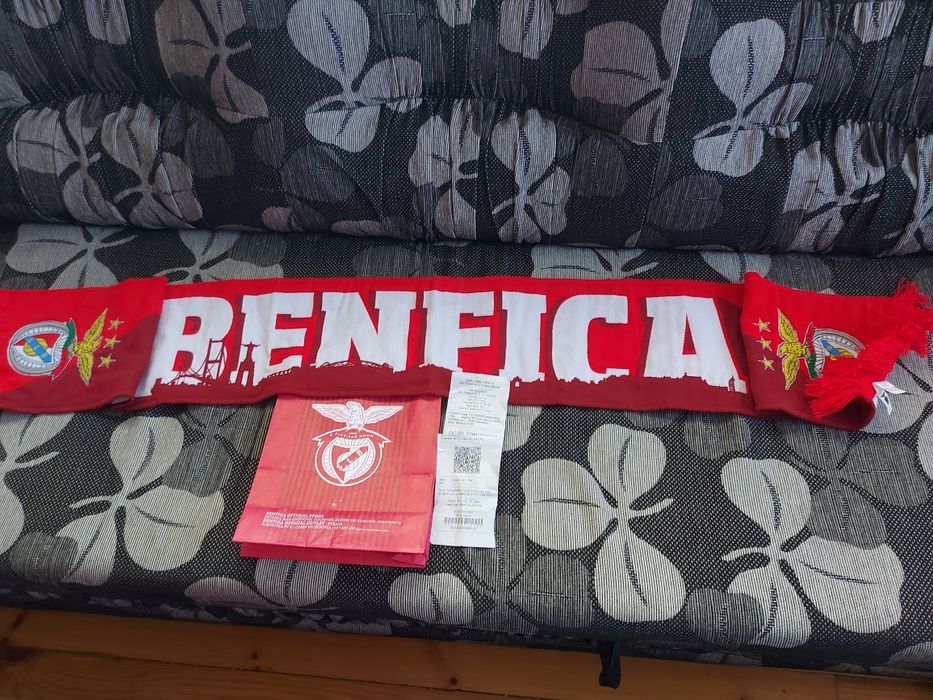 Шал на фк Бенфика-оригинален