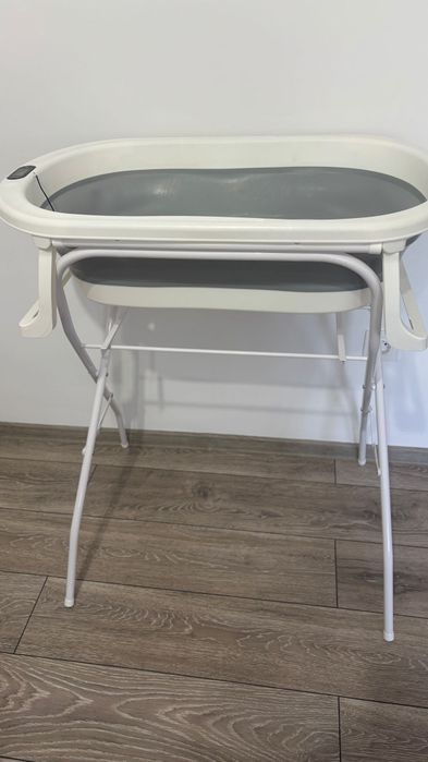 Vand cadita baie cu suport și masa de infasat