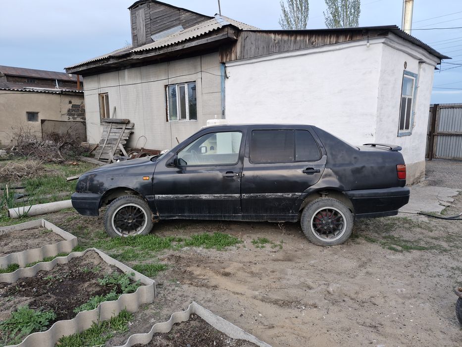 Продам  машину..