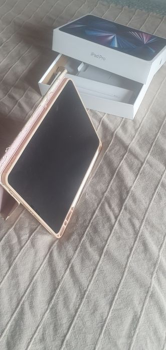 iPad Pro 11” M1 + Apple Pencil 2 – stare impecabilă