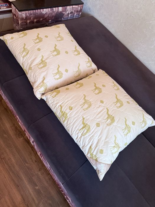 Подушки 70*70 см, верблюжья шерсть