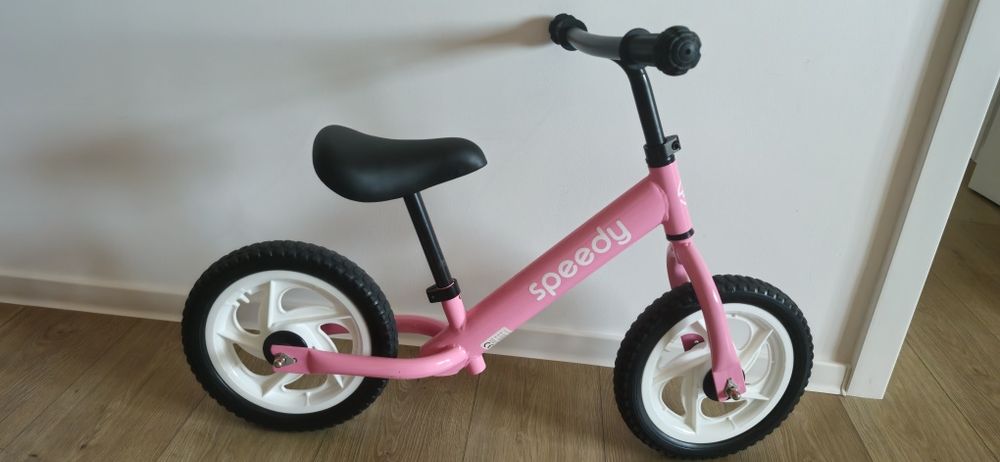Bicicletă de echilibru