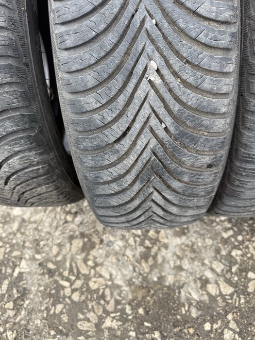4 боря зимни гуми Michelin 205/55 R16 Dot 1514 ном 518