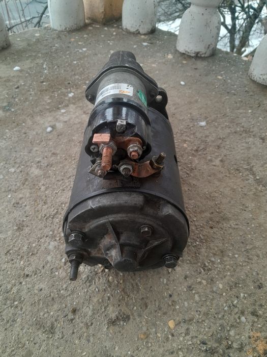 Vând electromotor tractor Case