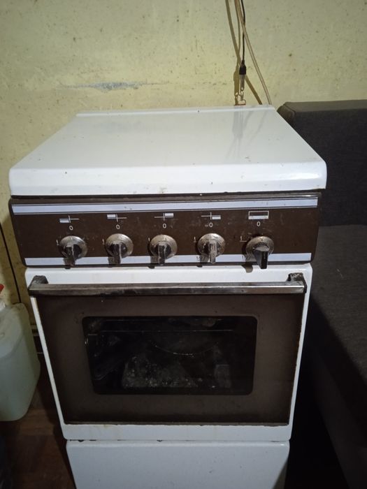 Aragaz românesc 4 ochiuri și cuptor