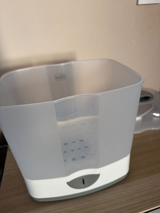 Електрически стерилизатор Chicco 2 in 1 /Бебешки стерилизатор