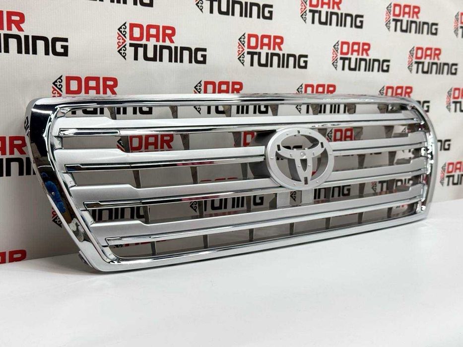 Решетка радиатора с камерой Toyota LC200