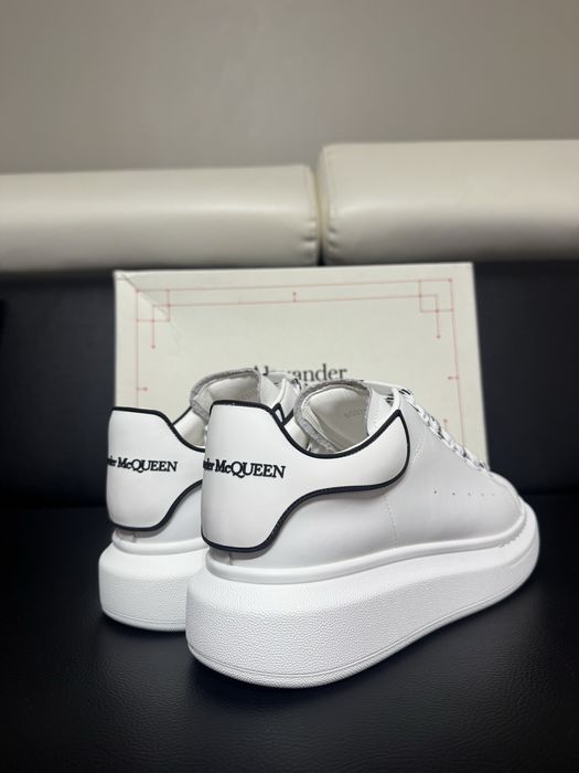 Alexander McQueen 42