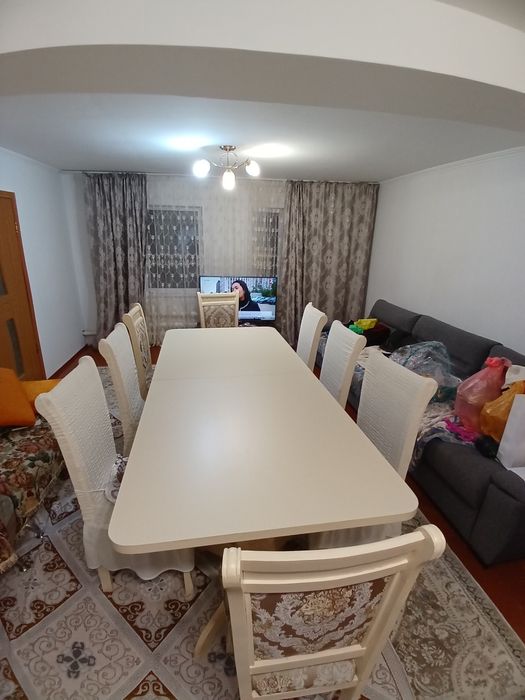 Продам Стол гостинный