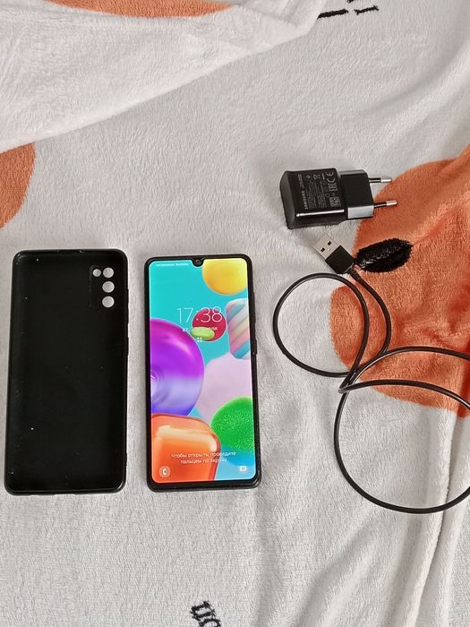 Самсунг А 41 телефон.