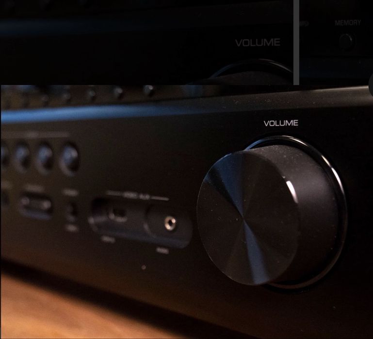 Sistem Home Cinema Complet Yamaha RX V683 Receiver 7.2 105W RMS si Morel BEAT X 5.1