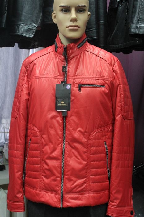 Продам куртку осень весна