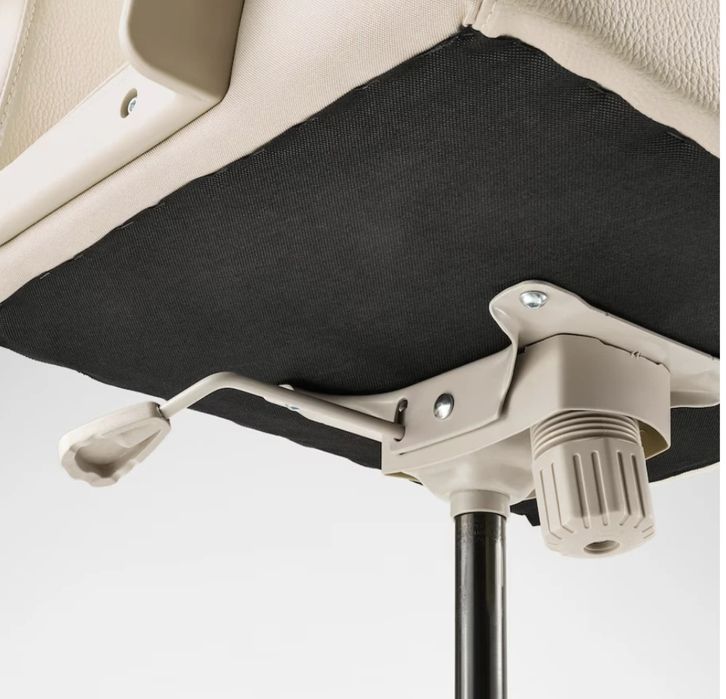 Scaune birou IKEA – 2 bucati bej/crem, foarte confortabil, stare excel