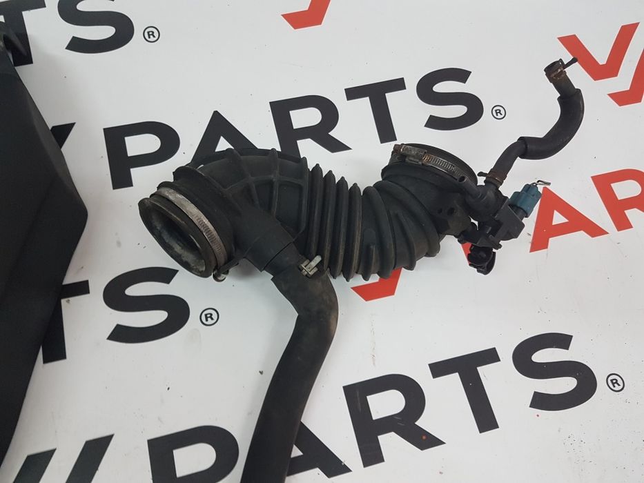 Toyota Avensis T25 sedan фарове стоп ГНП кори патерица