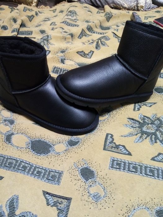 Продам угги мужские зимние