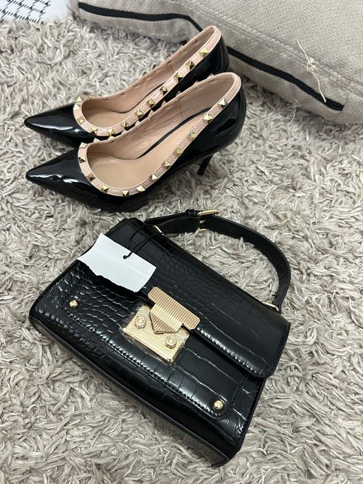 Vand set pantofi si geanta