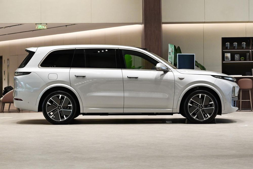 L9 Ultra restyle Li Auto