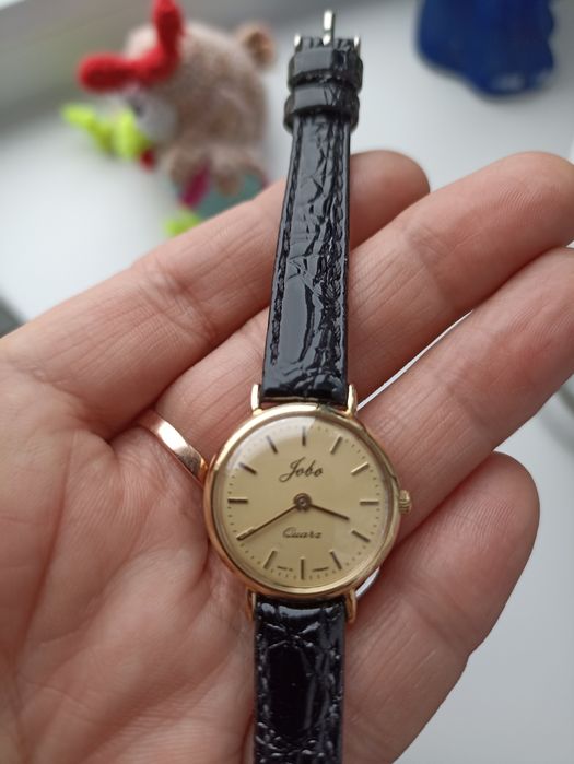 Продам часы  женские