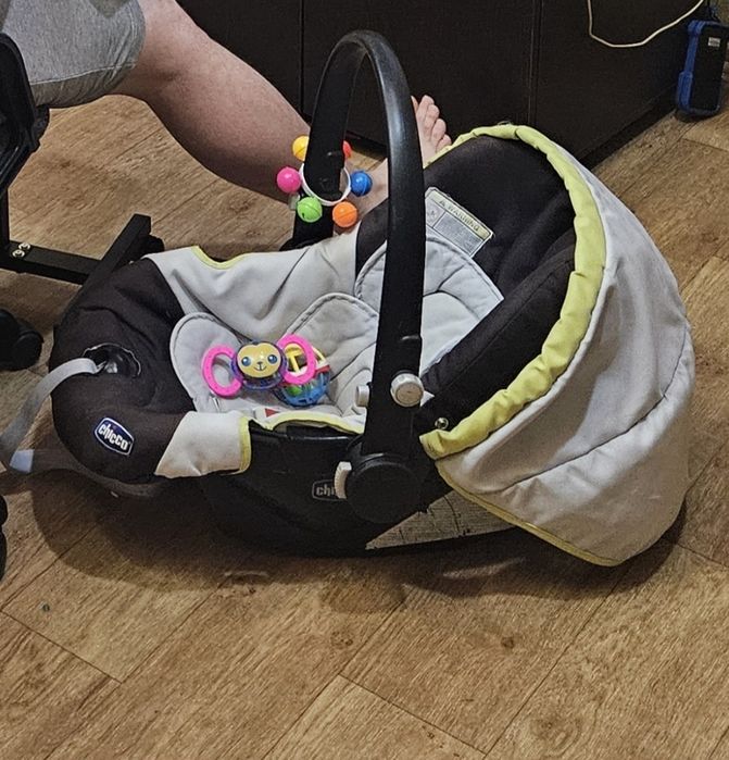 Продам автолюлька Chicco