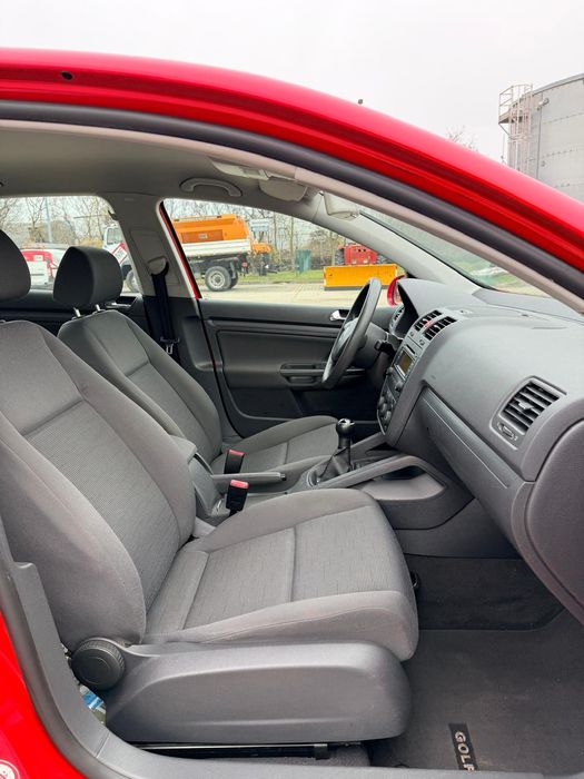 Golf 5 Recent Adus in Ro