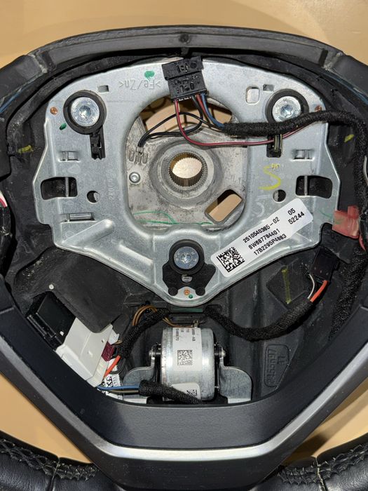 Волан BMW X5 f15 с airbag, подгрев и вибрация