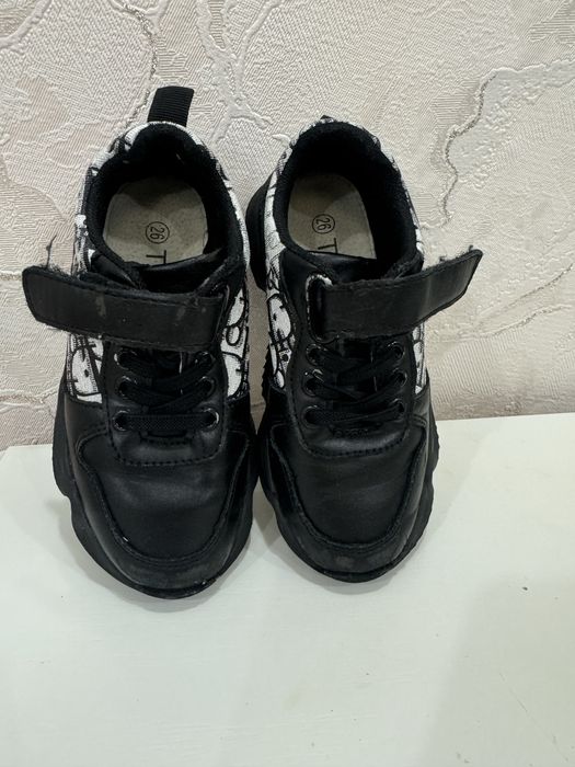 Кроссовки  на девочку, сандали