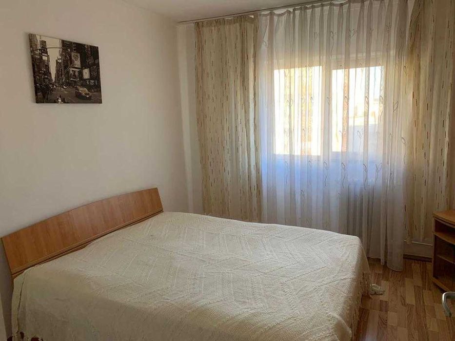 Vand apartament cu 2 camere, decomandat, Metrou Lujerului