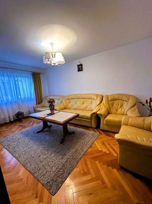 Vand apartament 4 camere