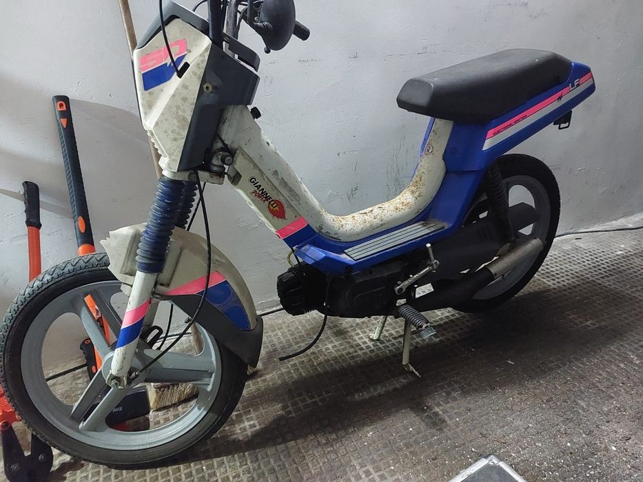 Vând mopeduri funcționabile