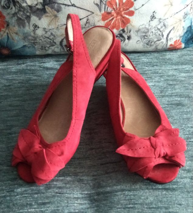 Дамски обувки от естествена кожа, различни модели