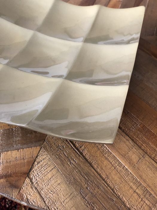 Фруктиера в златен цвят