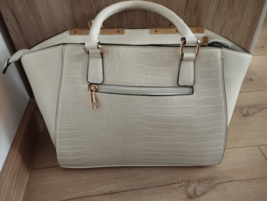 Кожена дамска чанта