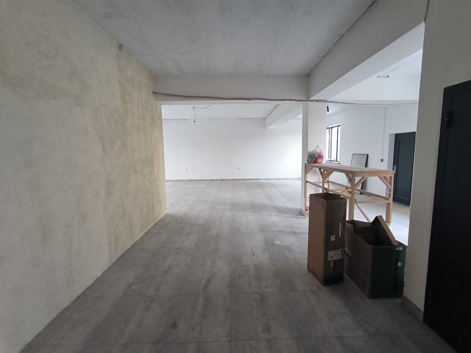 Аренда на Сагбон, Галаба Боги в новом здании 45 м2 нежилое.