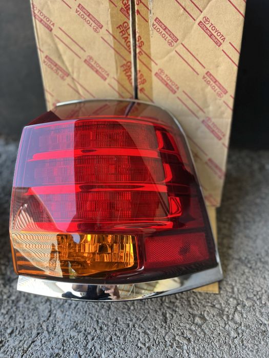 Фонари комплект на Lexus Lx570