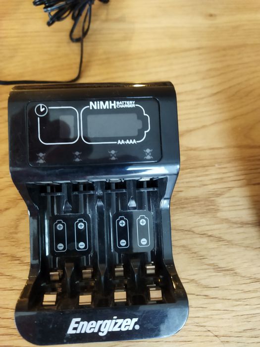 Зарядни за акумулаторни батерии АА,ААА