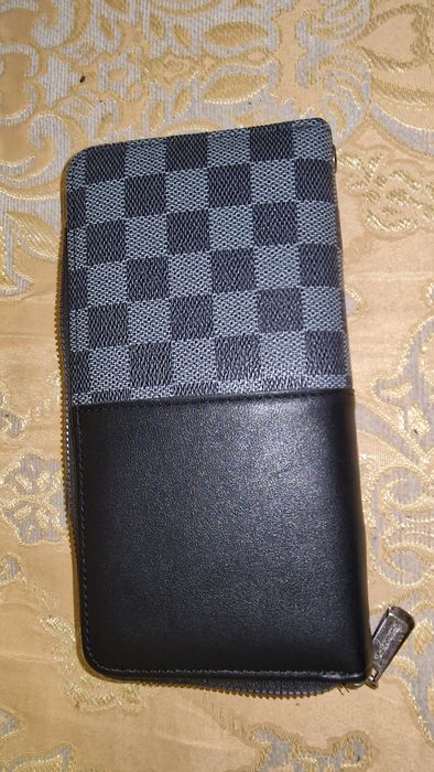 Продам портмане в отличном состоянии boweisi