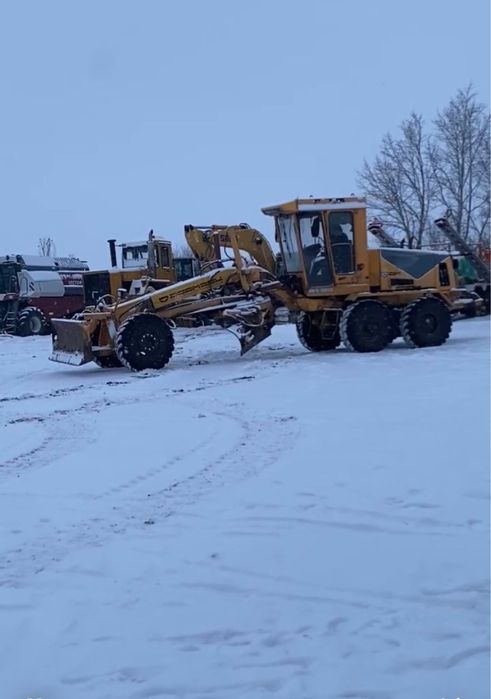 Автогрейдер 2011 года