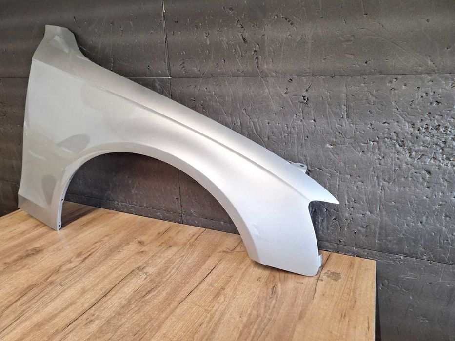 Aripa Fata Dreapta Audi A4 B8 An 2011-2015 (LX1Y (Auriu))